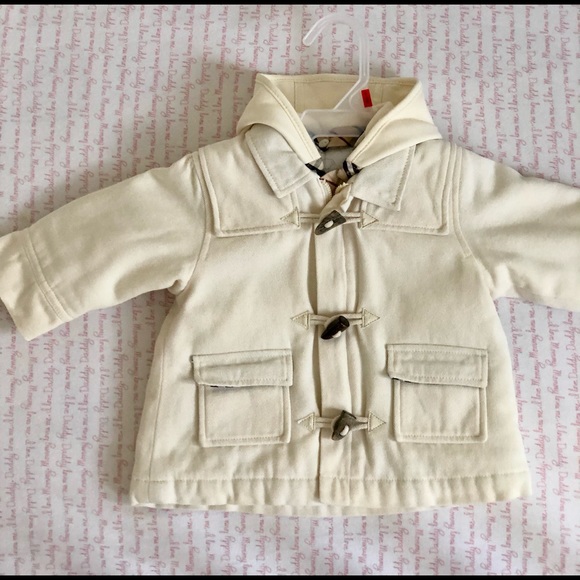 Baby Burberry coat. - Picture 5 of 7